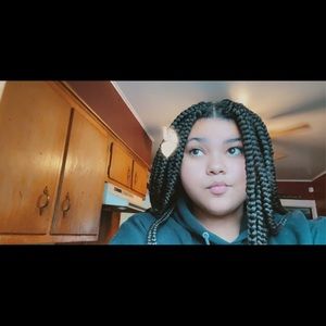 Meet your Posher, Makayla